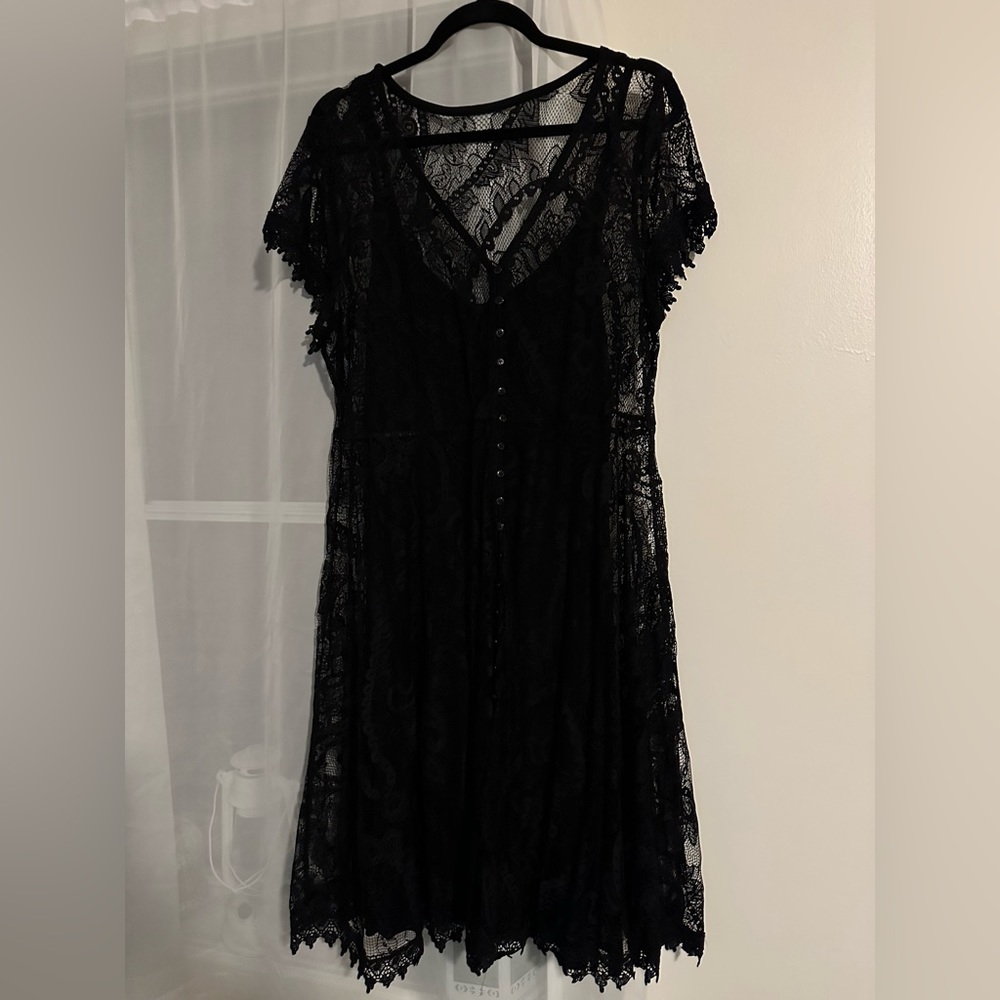 ✨🖤TORRID🖤✨ NWT lace dress size 1